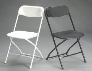 whit and black plastic folding chair